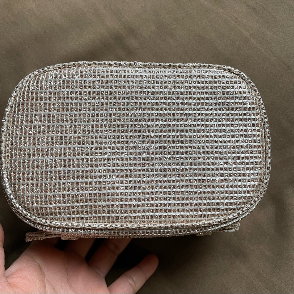 NEW Authentic Dior Gold Makeup Holiday 2025 Pouch Makeup Case Bag Clutch Handbag - Picture 8 of 13